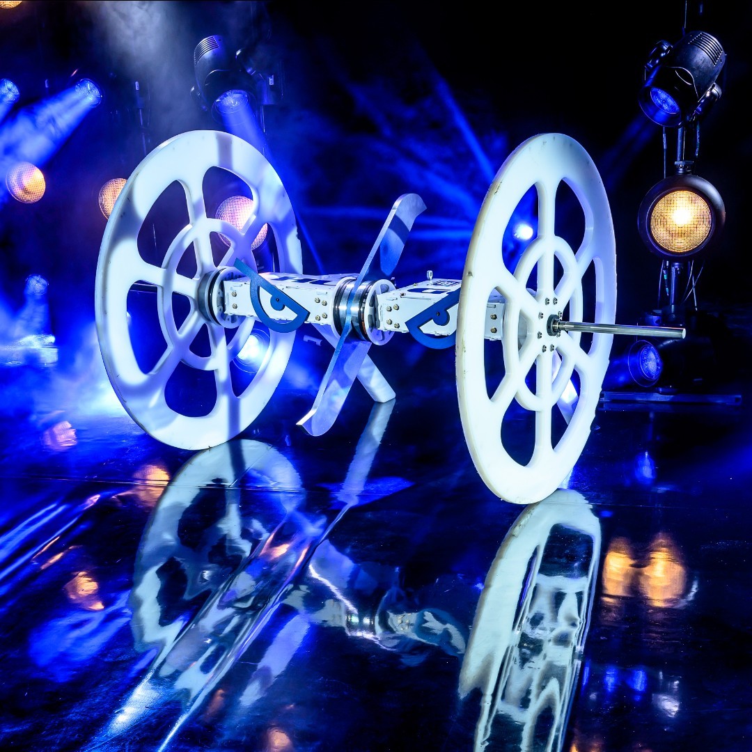 Battlebots robot HUGE team