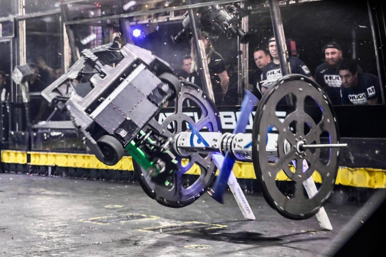 Battlebots set with giant nut