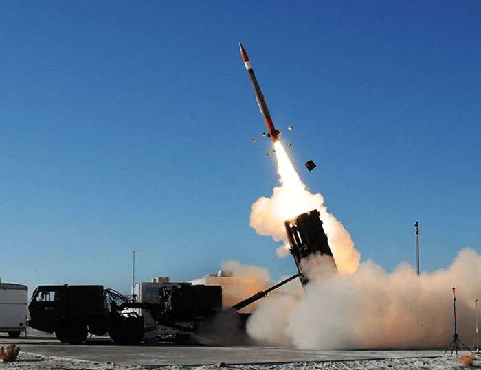 Smart Weapons Form Thinking Battlefields